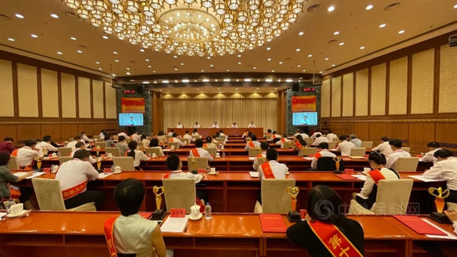 傳(chuan) 化集團榮獲第十一屆“中華慈善獎”兩(liang) 項殊榮