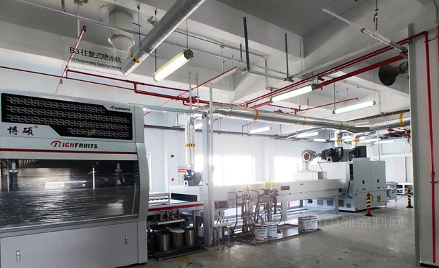 開創自動化新時代｜大寶家具漆UV往複式噴塗產(chan) 品