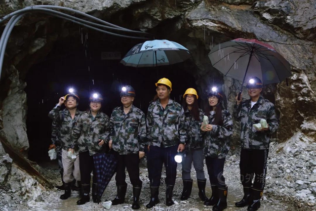 中國建築材料流通協會(hui) ：《翠玉多功能水性內(nei) 牆塗料（翠玉多功能玉石漆）》科技成果評價(jia) 會(hui) 成功召開
