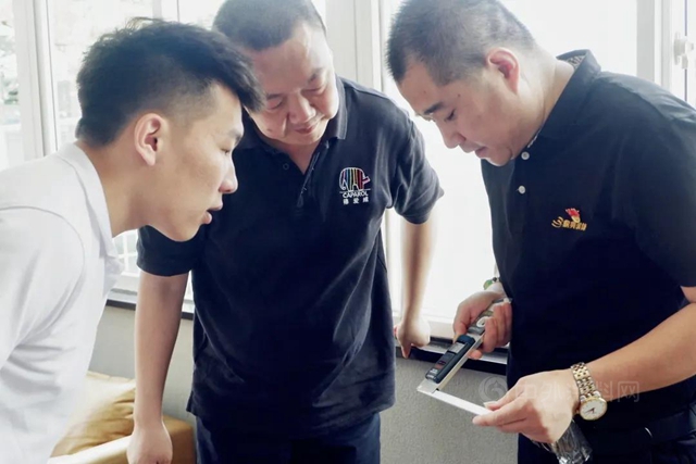 德愛威 鼎典裝飾——攜優(you) 秀並肩、立眾(zhong) 人之間。
