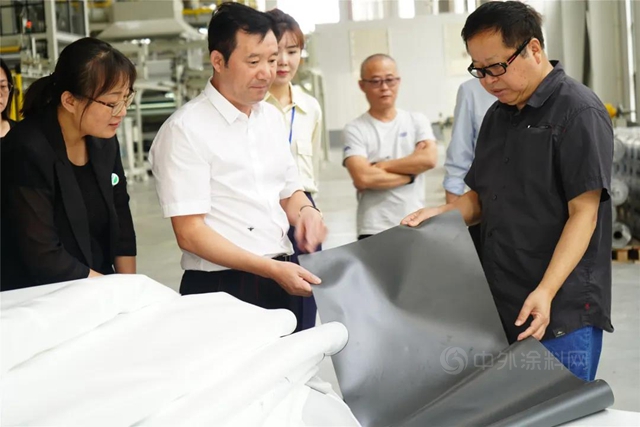 進取凱倫(lun)  | 攜手暢談 上海市建築協會(hui) 理事長曹嘉明一行蒞臨(lin) 高分子建材產(chan) 業(ye) 園參觀指導