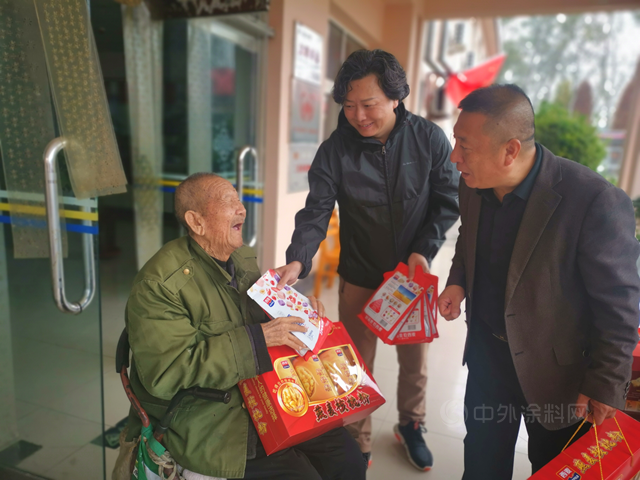 “Let's  Colour多彩開始”情暖夕陽  阿克蘇諾貝爾公益煥彩敬老空間