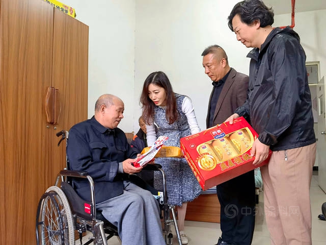 “Let's Colour多彩開始”情暖夕陽 阿克蘇諾貝爾公益煥彩敬老空間