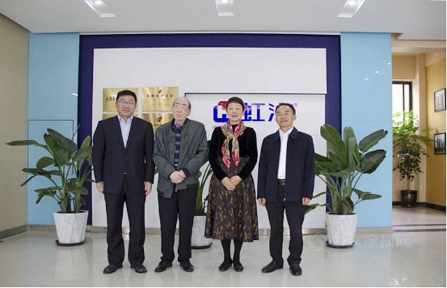 中國塗料工業(ye) 協會(hui) 、北新建材一行赴成都虹潤製漆座談考察！