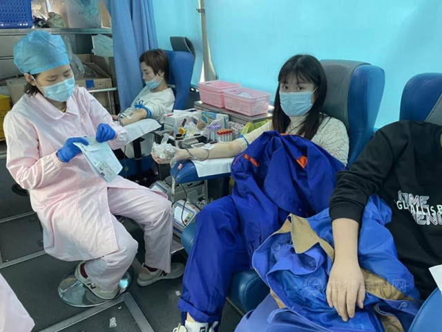 熱血濃情 愛心傳(chuan) 遞 浙江大橋油漆員工積極參加無償(chang) 獻血活動
