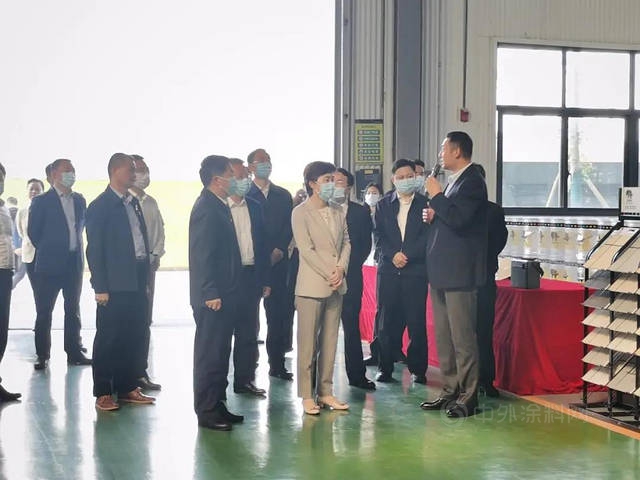 嶽陽市委副書(shu) 記、市長李愛武率隊調研德愛威嶽陽生產(chan) 基地