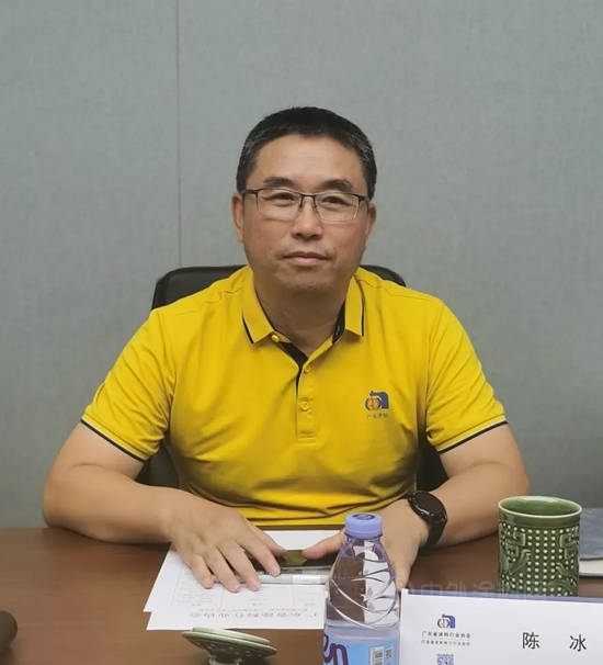 廣東(dong) 省塗料行業(ye) 協會(hui) 第九屆第一次常務副會(hui) 長工作會(hui) 議在深圳舉(ju) 行