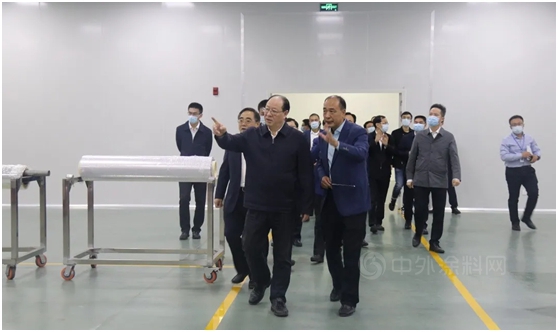 堅定綠色發展道路  促行業(ye) 高質量發展 浙江省委常委、寧波市委書(shu) 記彭佳學一行調研 我協會(hui) 會(hui) 員單位——寧波瑞淩新能源科技有限公司