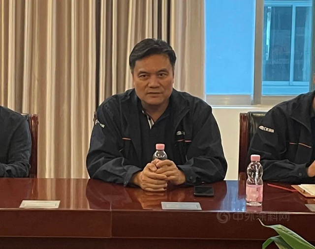 珠江鋼琴集團領導蒞臨(lin) 匯龍塗料參觀指導