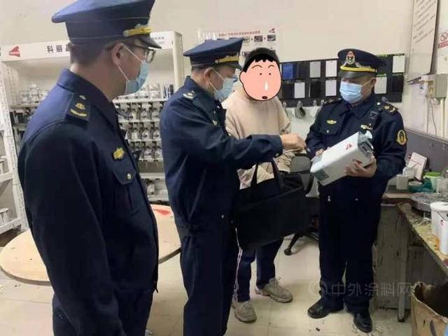違法運輸60餘(yu) 罐油漆與(yu) 稀釋劑，杭州私家車攤上了大事