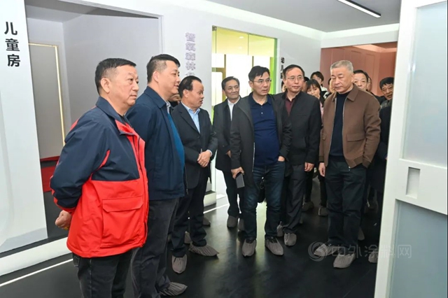 常州市長三角經濟發展研究會(hui) 第五屆會(hui) 長暨新會(hui) 員授牌聯誼會(hui) 在晨光工業(ye) 園成功召開