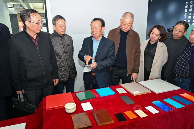 常州市長三角經濟發展研究會(hui) 第五屆會(hui) 長暨新會(hui) 員授牌聯誼會(hui) 在晨光工業(ye) 園成功召開
