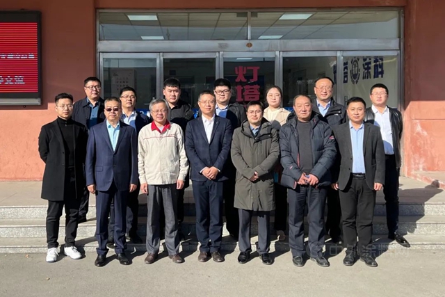 共贏未來｜北新建材“一體(ti) 兩(liang) 翼”全業(ye) 務協同發展天津區域座談會(hui) 在燈塔塗料召開