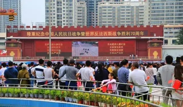美塗士天然彩真石漆榮登蘭(lan) 州東(dong) 方紅廣場，為(wei) 建築添彩！
