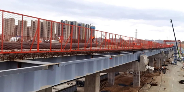 三棵樹工業(ye) 塗料助力蘭(lan) 州中川機場T3航站樓連接線鋼護欄項目