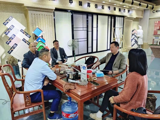 順德塗料商會(hui) 方昕會(hui) 長繼續率隊走訪拓普、清大潤彩、嘉柏麗(li) 、數碼彩、宏燕