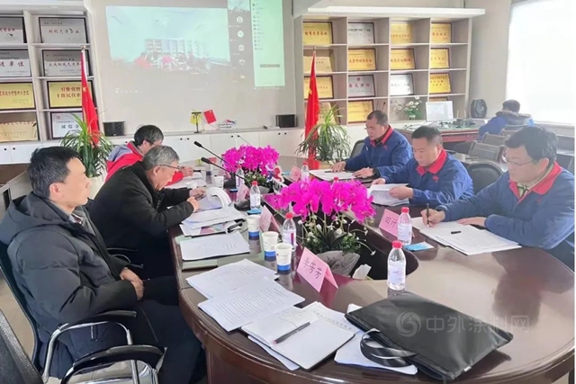 中國兵工學會(hui) 團體(ti) 標準暨《彈箭用水性納米防腐底漆》《彈箭用水性納米防護麵漆》研討會(hui) 在華豹公司舉(ju) 行