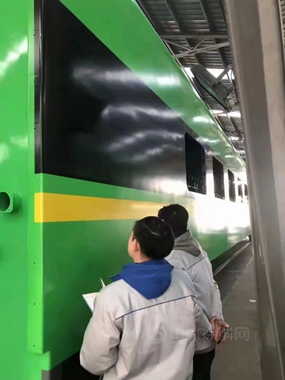 四方威凱塗料為(wei) “中老鐵路”主力運營動車披上靚麗(li) 外衣