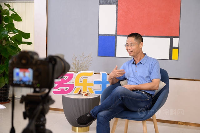 邱海亮：做我自己想做的自己 ——專(zhuan) 訪多樂(le) 士優(you) 秀經銷商、珠海市冠樂(le) 裝飾材料有限公司董事長邱海亮