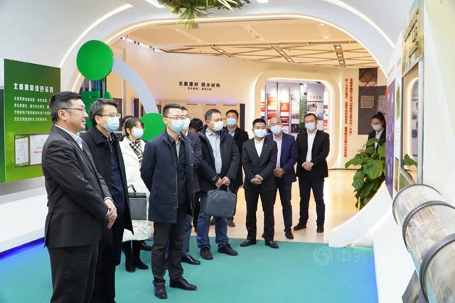 中國融通地產(chan) 董事長毛磊蒞臨(lin) 北新建材考察交流