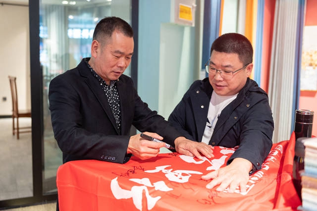 沈國共：夢想沒有色係，隻為(wei) 目標奮鬥 ——專(zhuan) 訪多樂(le) 士太原經銷商、晉中環康建築裝飾有限公司董事長沈國共