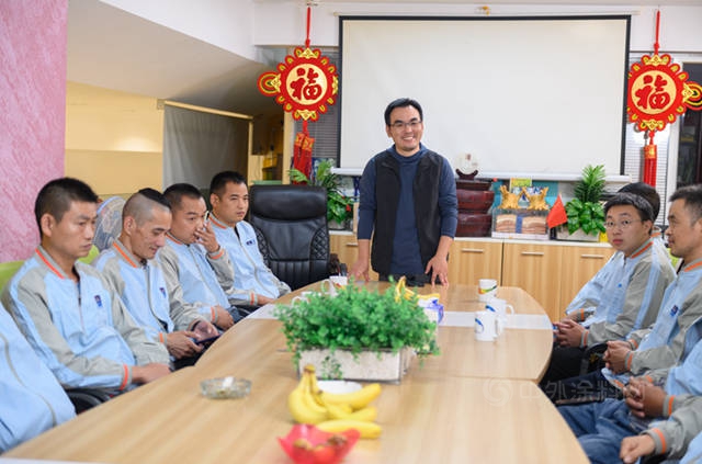 潘行業(ye) ：初心的選擇，從(cong) 不曾改變 ——專(zhuan) 訪多樂(le) 士優(you) 秀經銷商、南京西湖漆油有限公司董事長潘行業(ye) 