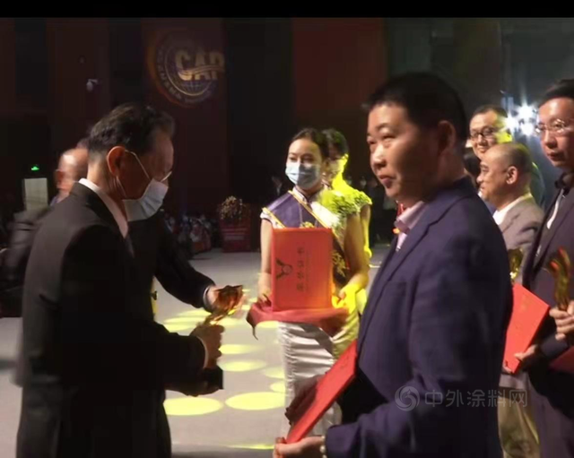 鍾南山親(qin) 自頒獎氧森霖負離子康氧塗料榮獲“南山獎”