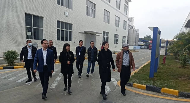 中國塗料工業(ye) 協會(hui) 孫蓮英會(hui) 長走進集泰股份