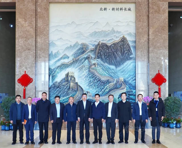 渭南市委常委、富平縣委書(shu) 記趙林斌一行蒞臨(lin) 北新建材考察交流
