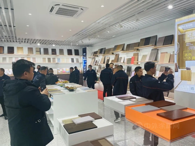 厚植初心，向陽而生——匯龍塗料2022年經銷商代表大會(hui) 圓滿結束