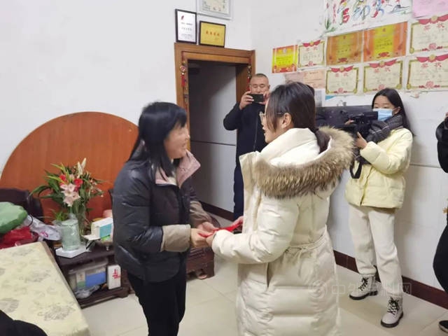 落地生根，步步蓮花 | 亞(ya) 士集團為(wei) 滁州全椒困難家庭學生捐款助學
