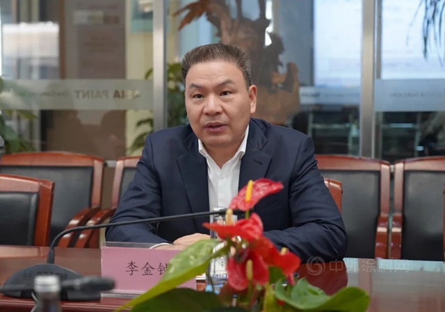 上海市青浦區委常委、副區長金俊峰一行蒞臨(lin) 亞(ya) 士創能上海總部視察