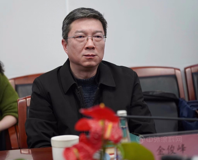上海市青浦區委常委、副區長金俊峰一行蒞臨(lin) 亞(ya) 士創能上海總部視察