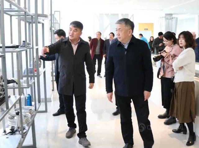 旭陽集團&合肥工業(ye) 大學聯合實驗室及研究生聯合培養(yang) 基地揭牌儀(yi) 式圓滿成功！