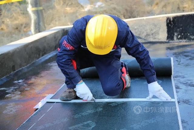 東(dong) 方雨虹完善工人勞務周薪製，3月3日已實施