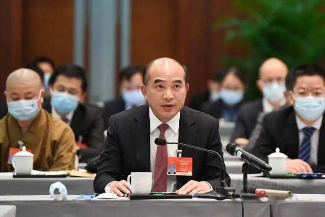 兩(liang) 會(hui) 發聲！全國人大代表、三棵樹洪傑獻了哪些良計？