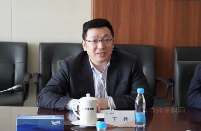 中國房地產(chan) 業(ye) 協會(hui) 會(hui) 長馮(feng) 俊一行蒞臨(lin) 北新建材調研指導