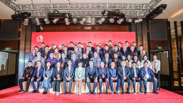 上海東(dong) 方雨虹2022年合夥(huo) 人大會(hui) 成功舉(ju) 辦