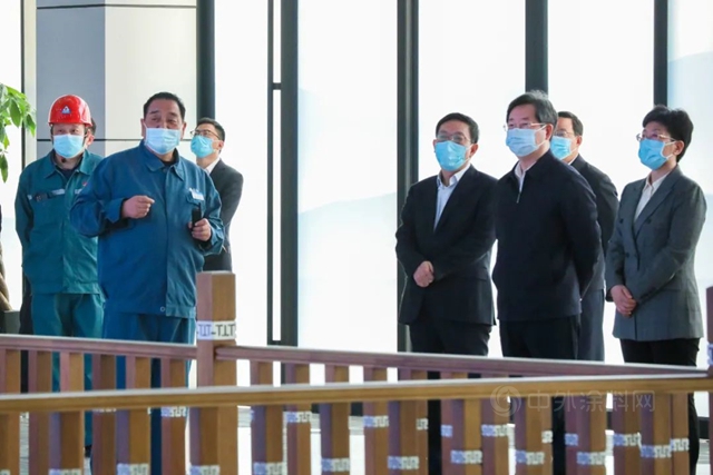 河南省委書(shu) 記樓陽生調研龍佰集團時強調：依靠創新驅動轉型 依靠人才支撐強企 探索龍佰特色高質量發展新路