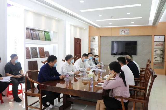 戰疫情穩生產(chan) ，韶關(guan) 市委常委、副市長羅曉勤調研合眾(zhong) 化工