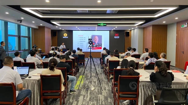讀書(shu) ，展辰人是認真的