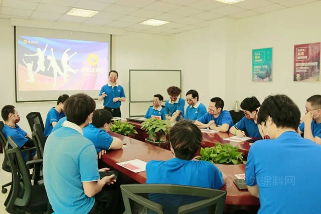 上海展辰召開五四青年節座談會(hui) 