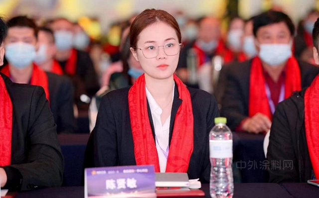 漆二代億(yi) 商駕到！“三姑娘”陳賢敏金漆獎峰會(hui) 論商道
