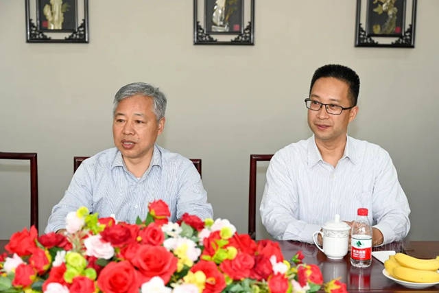 中車戚墅堰機車車輛工藝研究所有限公司考察團蒞臨(lin) 晨光工業(ye) 園參觀考察！