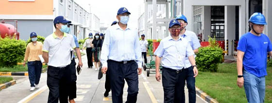 珠海市政協副主席賀軍(jun) 帶隊調研展辰新材珠海工廠
