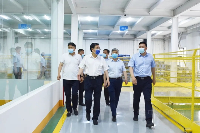 商丘市人大常委會(hui) 副主任、市總工會(hui) 主席姬脈常一行蒞臨(lin) 潔士美調研指導