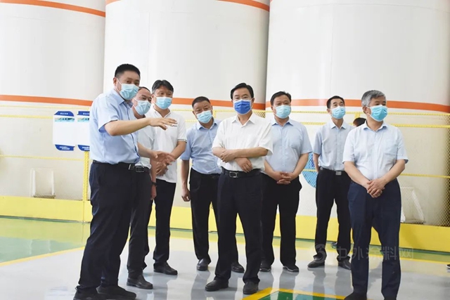 商丘市人大常委會(hui) 副主任、市總工會(hui) 主席姬脈常一行蒞臨(lin) 潔士美調研指導