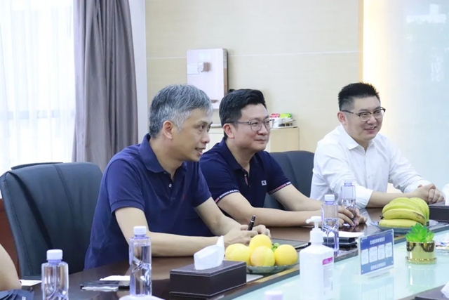 榆神工業(ye) 區領導蒞臨(lin) 嘉寶莉集團參觀指導