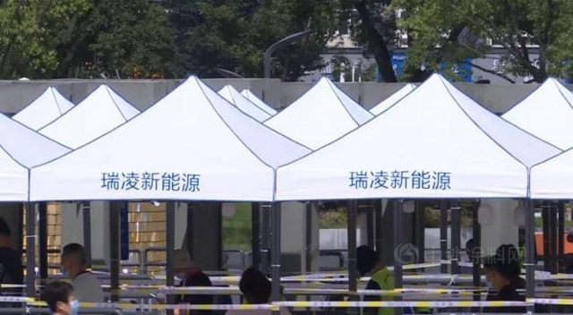 寧波塗協會(hui) 員單位——寧波瑞淩新能源科技有限公司 捐贈130頂抗疫“降溫涼棚”