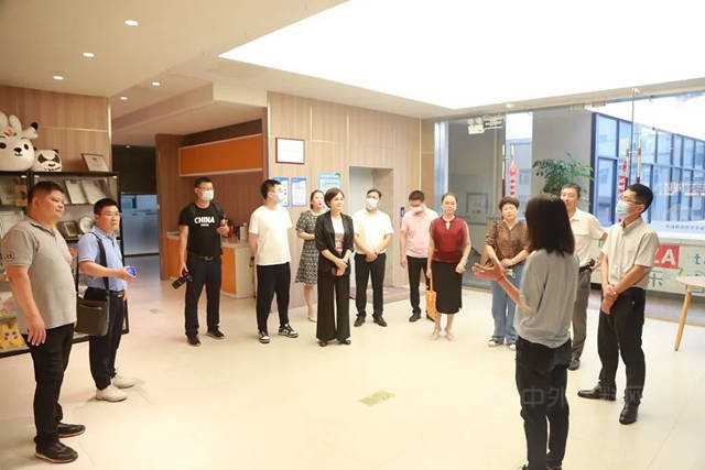交流·共享 | 中外塗料經銷商億(yi) 商俱樂(le) 部走進瑞豐(feng) 集團